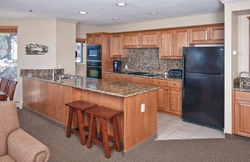 Tahoe Village Villa | Luxe Heavenly Villa | Pools, Fitness Centre
