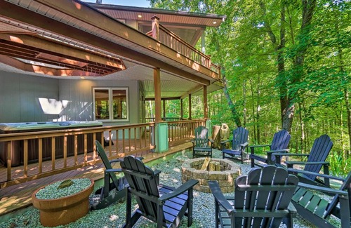 New Plymouth House | Luxe Hideaway Ranch with Hot Tub on 40 Acres!