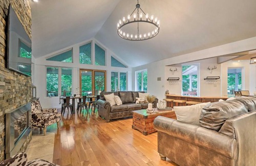 New Plymouth House | Luxe Hideaway Ranch with Hot Tub on 40 Acres!