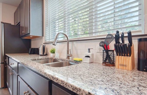 North Raleigh Apartment | Luxe King 3 Bedroom Suite North Raleigh!