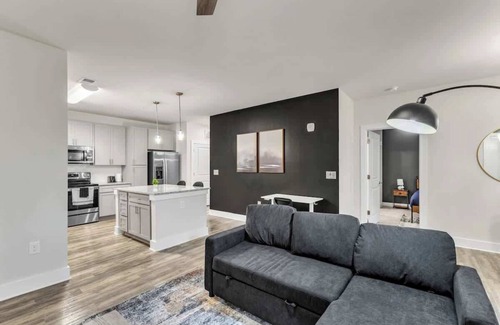 Hayes Apartment | Luxe King 3BR Suite Mins to Downtown Durham!