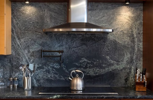 Baldwin House | Luxe Lakefront Estate near Minneapolis, Hot Tub, Sauna, Kayaks, Sleeps up to 20