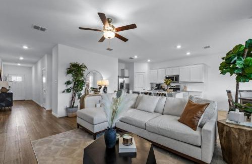 Little Elm Villa | Luxe Living - 3 Bedroom 2 Bath