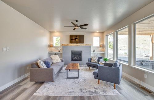 Grand Junction House | Luxe Living Grand Junction Home with Hot Tub, Views