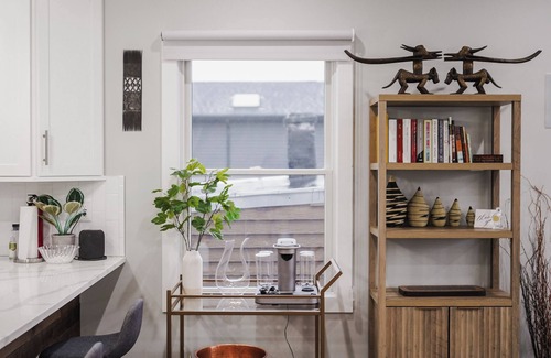 West Side Condo | Luxe, Modern, and Spacious Condo Near NYC