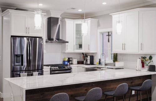 West Side Condo | Luxe, Modern, and Spacious Condo Near NYC