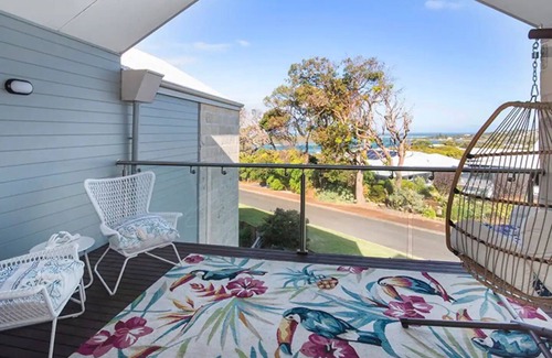 East Augusta Apartment | Luxe, near river and beaches, chef's kitchen