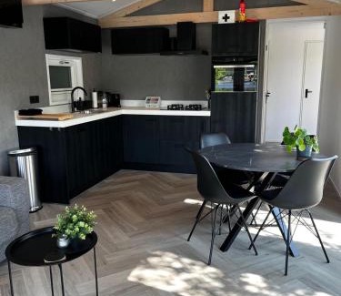 Hoevelaken Ski Chalet | Luxe nieuwbouw chalet aan het water