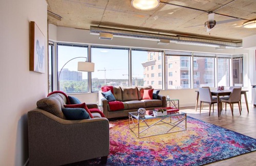 West End Apartment | Luxe on 5th | South Pentagon