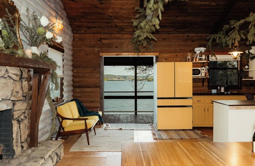 Waterloo Cabin | Luxe Pickwick Cabin: Exclusive Waterfront, 3+ Private Acres & Custom Interiors