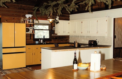 Waterloo Cabin | Luxe Pickwick Cabin: Exclusive Waterfront, 3+ Private Acres & Custom Interiors
