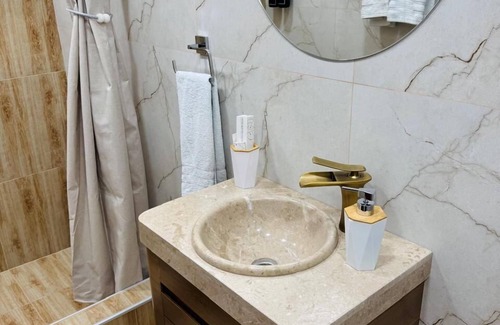 Parakar Hotel | Luxe Plaza Hotel near EVN Zvartnots airport