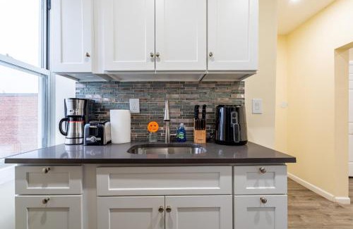 New Rochelle Apartment | Luxe Retreat 2 Bedroom Hideaway Minutes from NYC