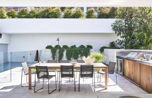 Tamarama House | Luxe Retreat - Pool, Spa, Sauna, Gym & Cinema