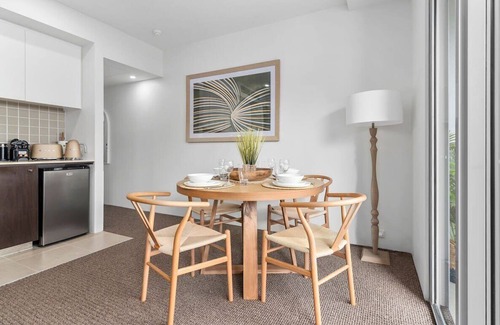 Cairns Central Business District Apartment | Luxe Retreat - Waterfront, Gym & prime Location