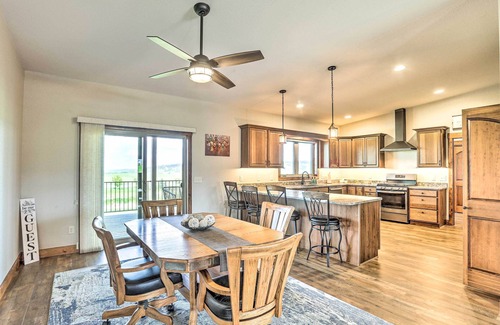 Spearfish House | Luxe Spearfish Hideaway: Golf, Hike, Explore!