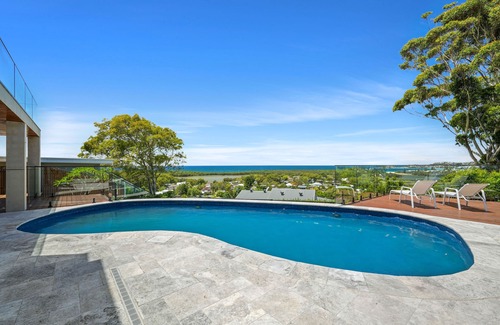 Wamberal House | Luxe Terrigal Beach ocean view