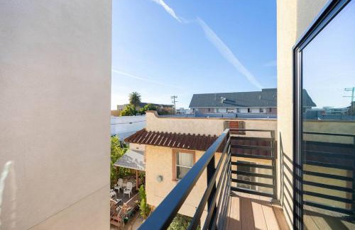 Historic Filipinotown House | Luxe Townhouse Near Downtown La