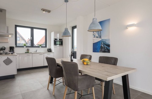 Ossenzijl Villa | Luxious water villa with two bathrooms, at the Frisian Lakes