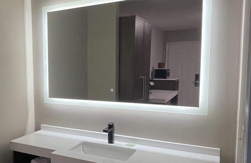 Leadsville Hotel | Luxor Inn & Suites, a Travelodge by Wyndham