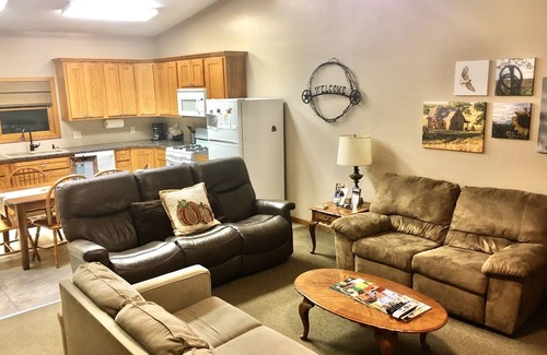 Clay County Cabin | Luxory Family Sized Central KS Cabin