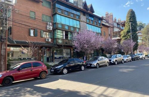 Gramado City Centre Apartment | LUXUOSO APT ALMERIS PECCIN no Centro de GRAMADO