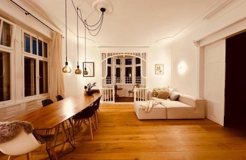 Deufringen Apartment | luxuriöse Altbau Wohnung in Denkmal-Villa