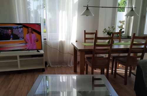 Rath Apartment | Luxuriöse Messe- und Ferienwohnung