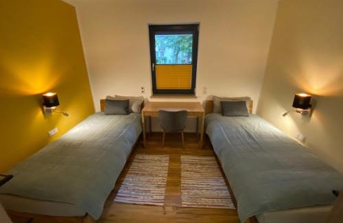 Amtsberg Apartment | Luxuriöses rollstuhlgerechtes Ferienapartment A1 mit umzäunten Garten, 65qm