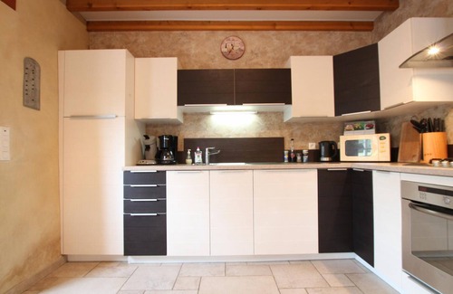 Saint-Sauveur-le-Vicomte Cottage | Luxurious Family Cottage: Private Pond, Indoor Fireplace, Game Room, and Pet-Friendly