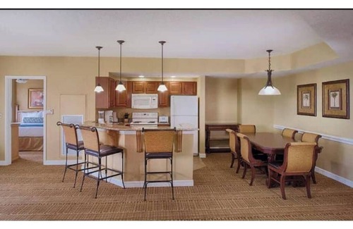 Bay Lake Apartment | Luxurious 1 Bedroom Deluxe Condonn