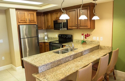 Florida Central Atlantic Coast Apartment | Luxurious 1-Bedroom Suite near Disney with Lake Views & Resort Amenities!