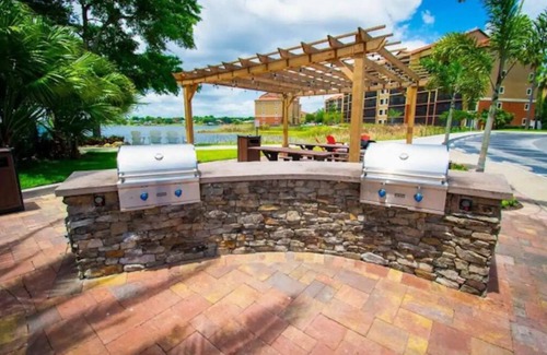 Florida Central Atlantic Coast Apartment | Luxurious 1-Bedroom Suite near Disney with Lake Views & Resort Amenities!