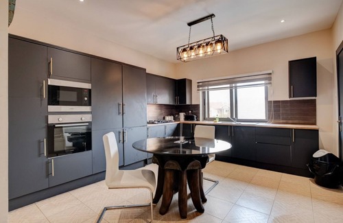 North Ridge Villa | Luxurious 10 bedroom Villa with free car