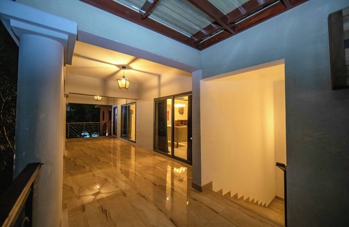 North Ridge Villa | Luxurious 10 bedroom Villa with free car
