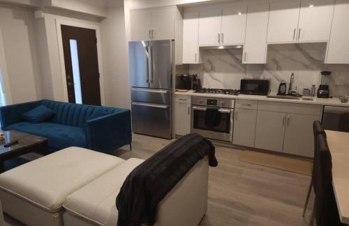 Marpole Apartment | Luxurious 2-Bed Condo - Ultimate Comfort Convenience for Corporate Stays