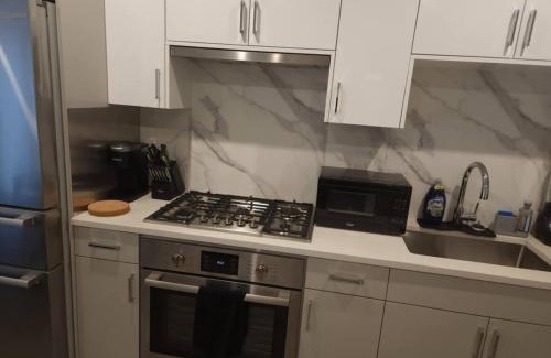 Marpole Apartment | Luxurious 2-Bed Condo - Ultimate Comfort Convenience for Corporate Stays