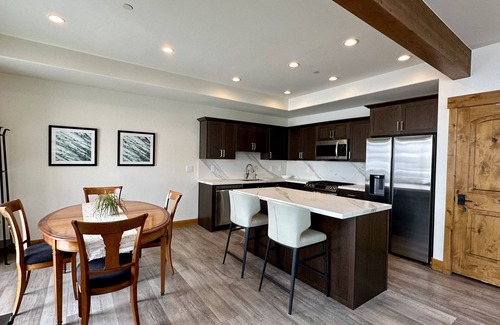 Pinebrook House | Luxurious 2-Bedroom, 3-Bath Condo in Park City - Your Ultimate Mountain Retreat!
