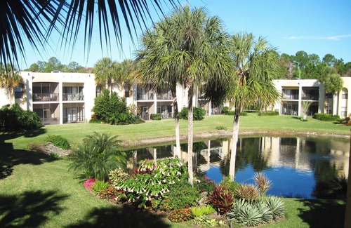 Central Naples Condo | Luxurious 2-bedroom apartment with1st class tennis - near beach and Naples shops