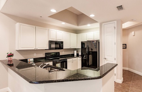Cypress Lake Condo | Luxurious 2 bedroom, 2 bath with lanai in Palmetto Cove!