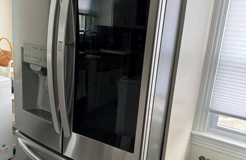 Vauxhall Apartment | LUXURIOUS 2 BR/1 BTH HAVEN MINS FROM TRAIN STATION