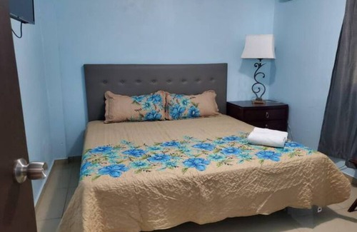 San Juan House | Luxurious 2BR close to Ferry and Ocean views