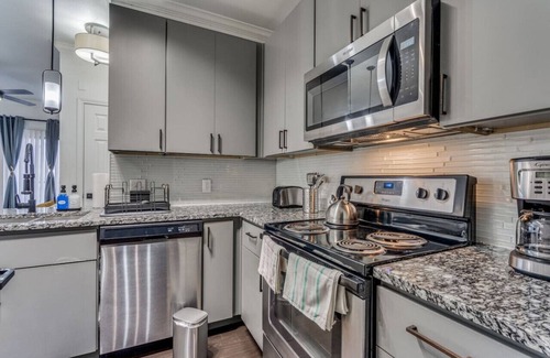 McNeil Apartment | Luxurious 2BR+Resort Style Pool