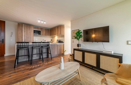 Apoquindo Apartment | Luxurious 2BR Retreat in the Heart of Las Condes