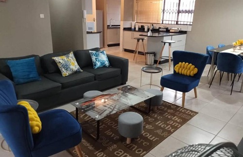 Harare Apartment | Luxurious 3 bed house modern open plan- borehole - 2046