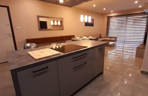Madliena Apartment | Luxurious 3-bedroom apartment in Zonqor Area- 5 mins away from the beach!
