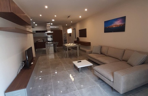 Madliena Apartment | Luxurious 3-bedroom apartment in Zonqor Area- 5 mins away from the beach!