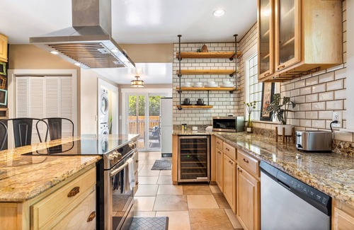 Tampa House | Luxurious 3 Bedroom, 2 Bathroom House in Center of Tampa