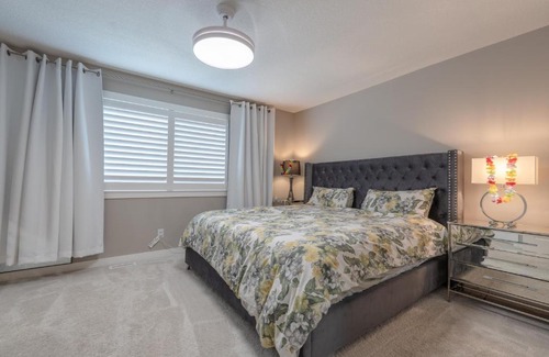 Cochrane House | Luxurious 3-Bedrooms with Office & Media Room