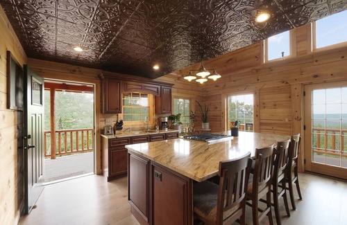 Town of Conesville Ski Chalet | Luxurious 3BR/2BA Chalet w/Panoramic Views Near Windham Mountain on 22+ Acres